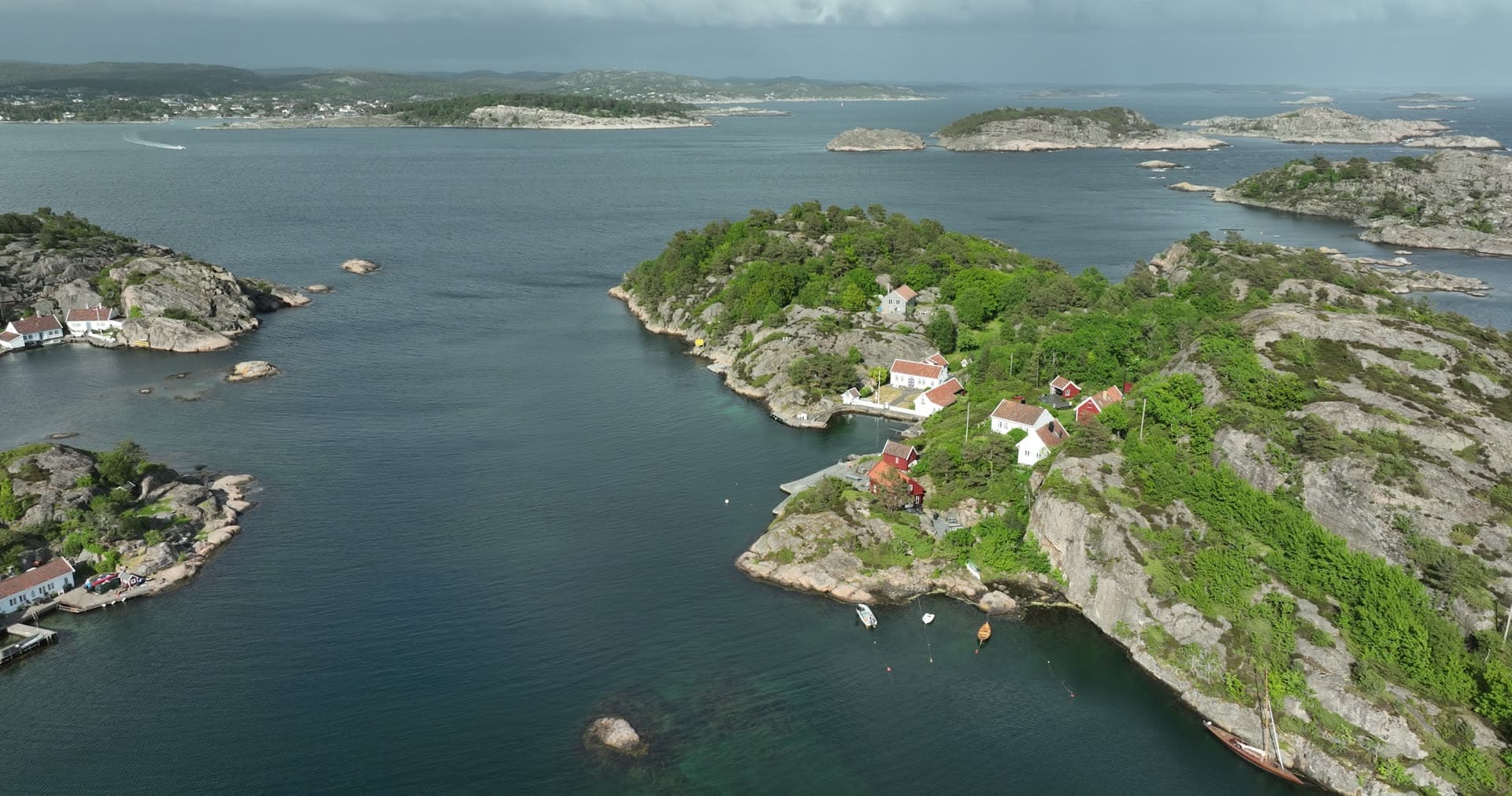 Bird's eye view and wide landscape view, Ny-Hellesund