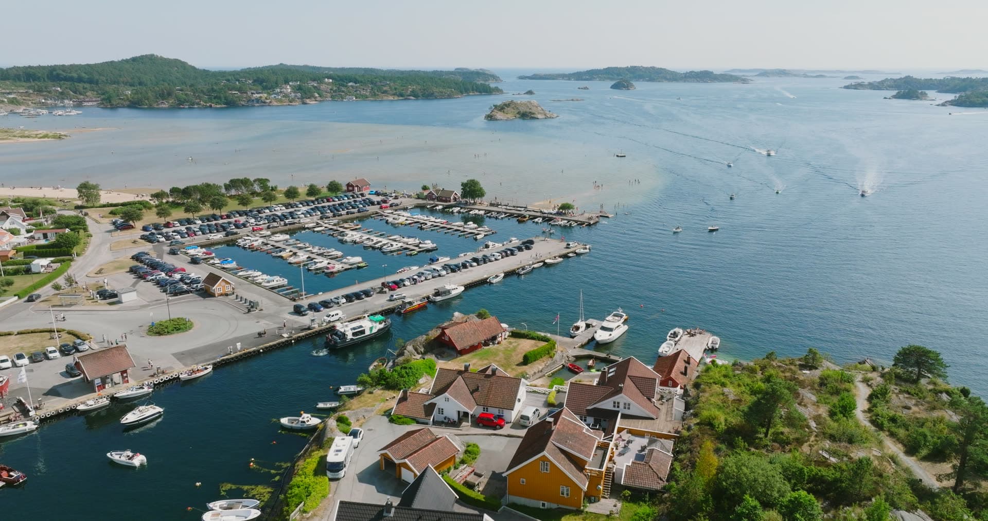 Norwegian coastal town and traditional nordic architecture, Høllen
