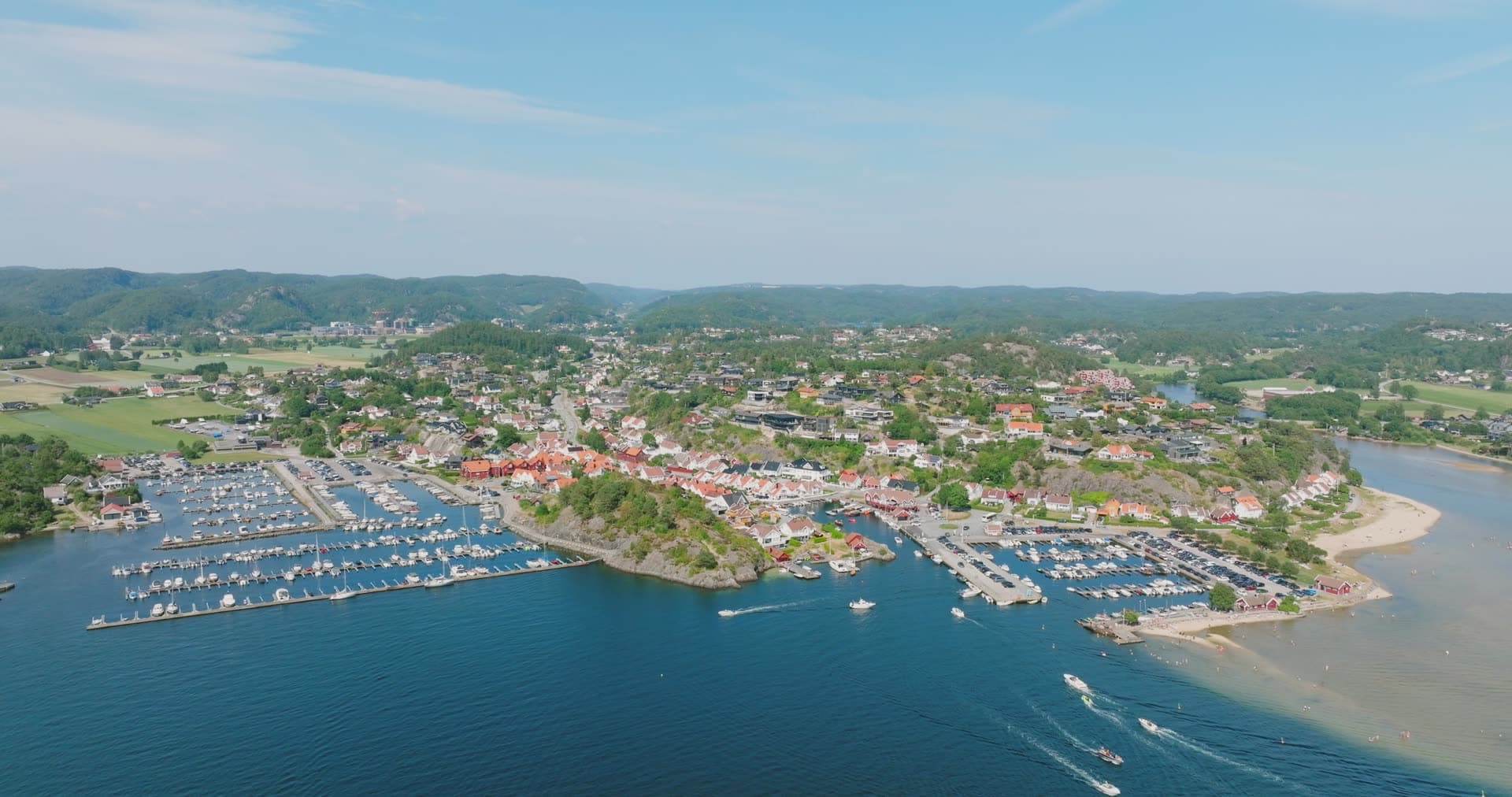 Bird's eye view and coastal town, Høllen