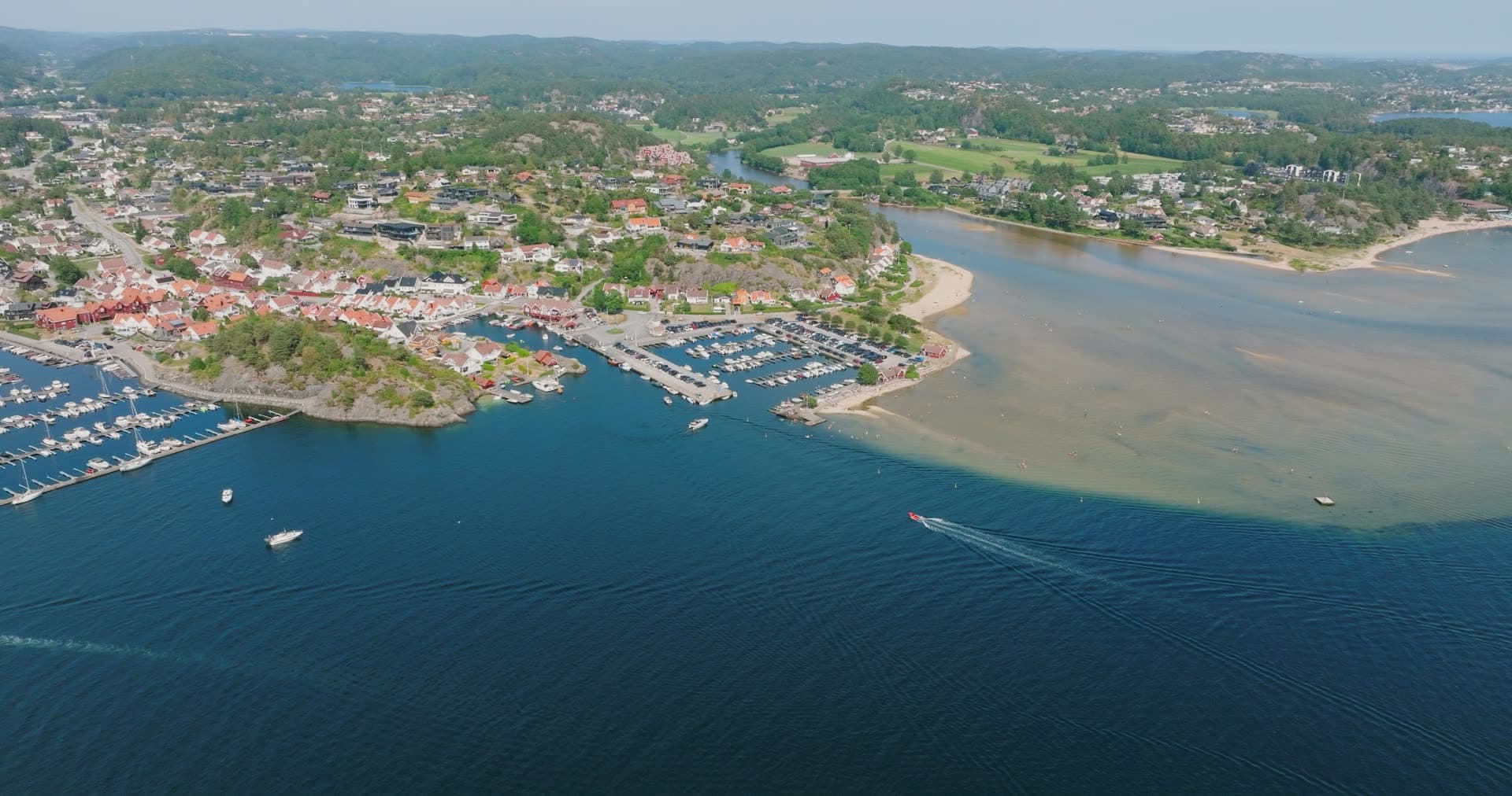 Water color gradient and bird's eye view, Høllen