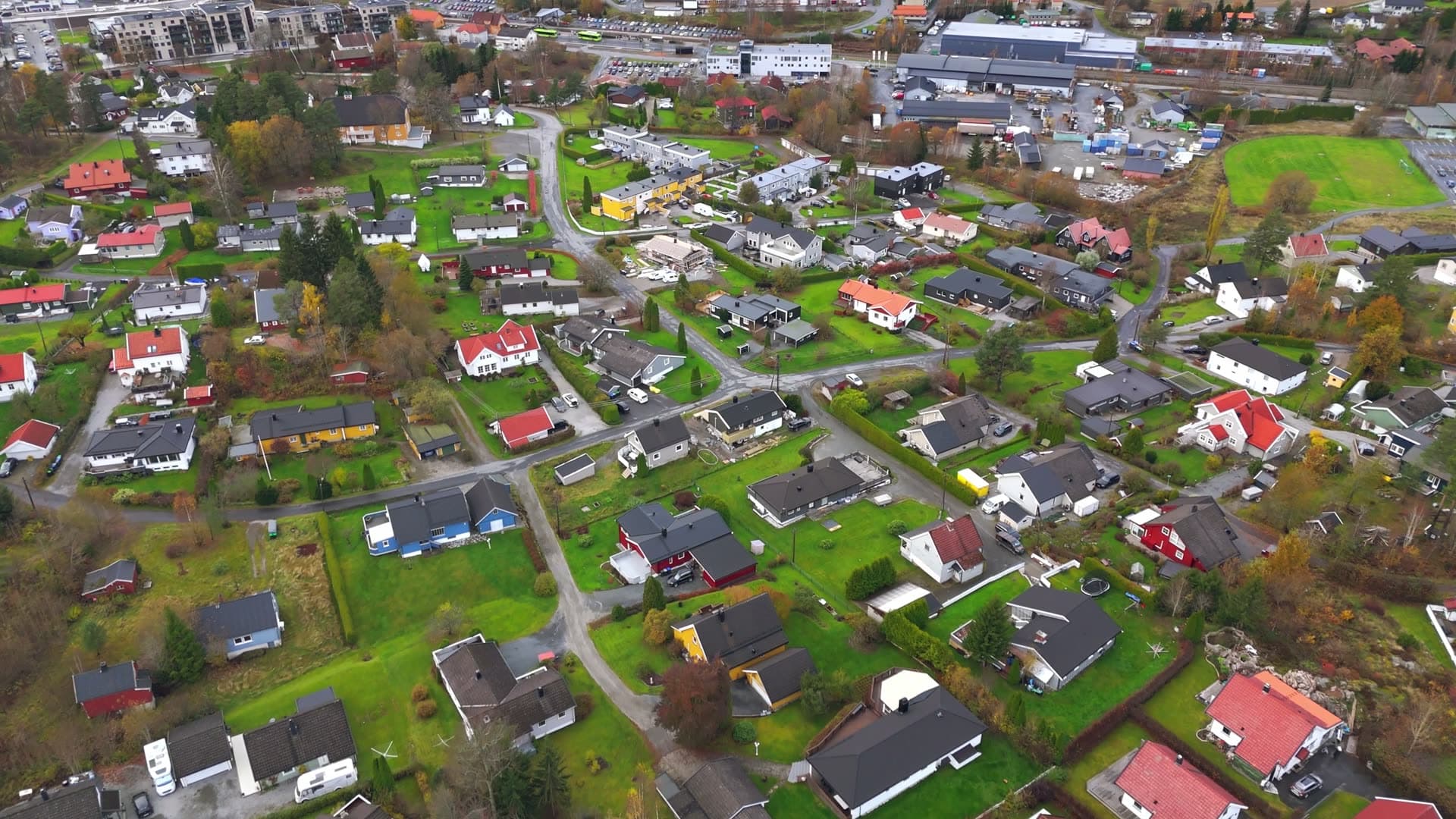 Nordic style homes and bird's eye view, Sole skog