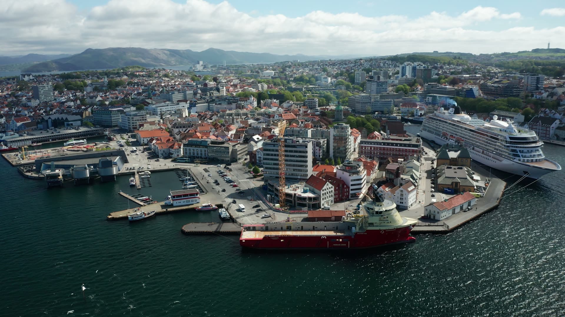 Docket Cruise ships in Stavanger centre in summer