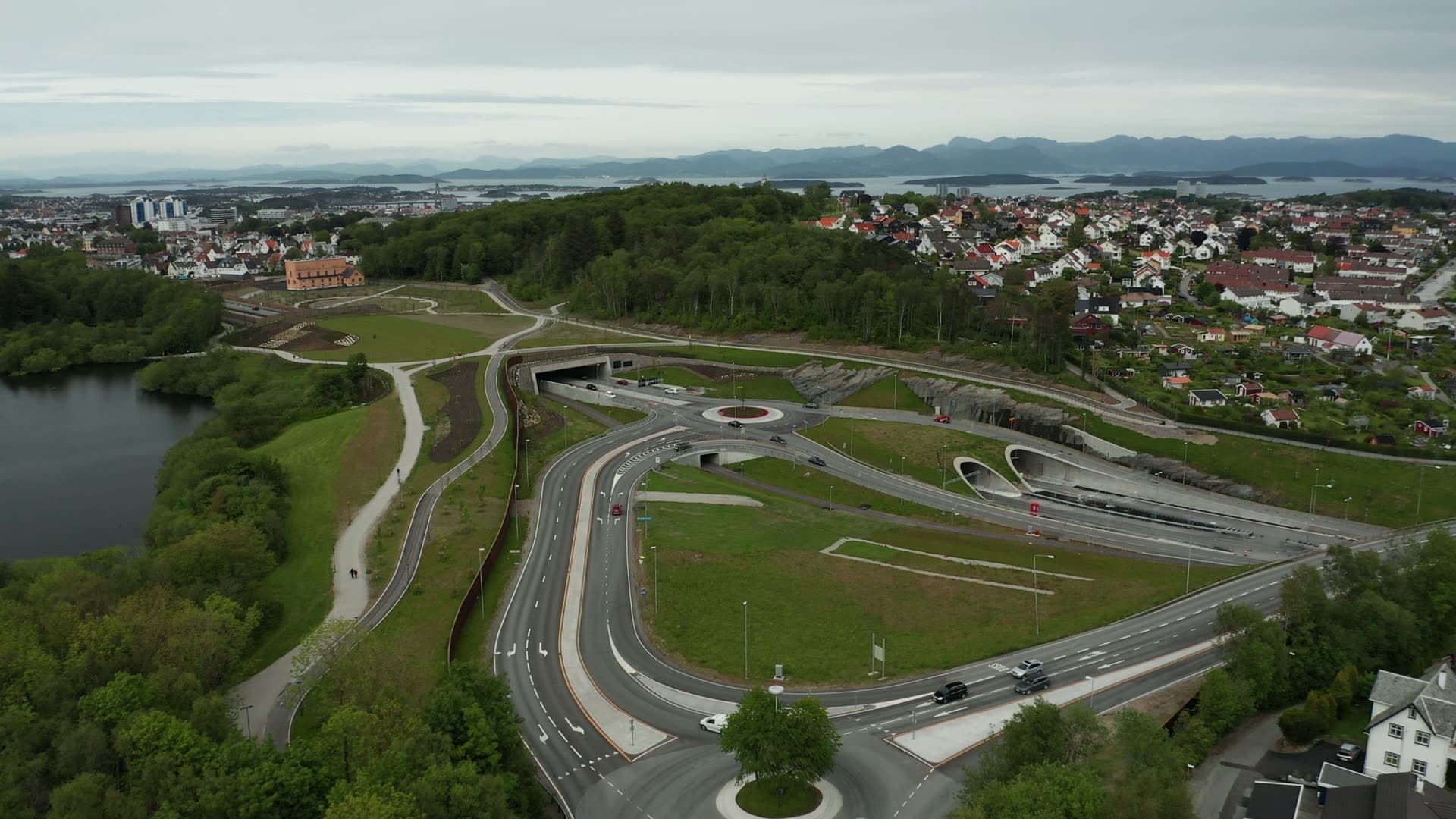 Highway interchange with multilevel overpass, Stavanger