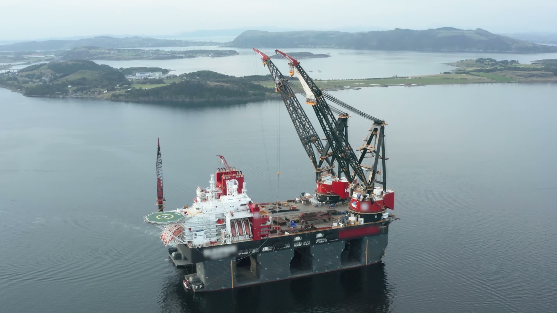 Heavy-lift construction vessel with dual cranes, Stavanger