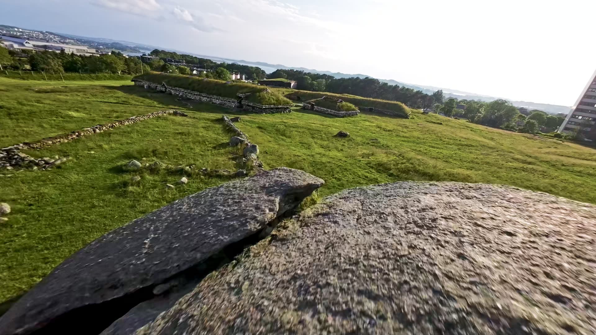 Stone walls across moorland valley, Jernaldergården